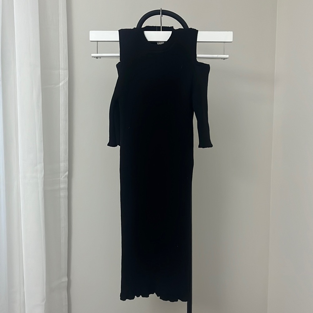 Forever 21 cold shoulder 3/4 sleeve dress